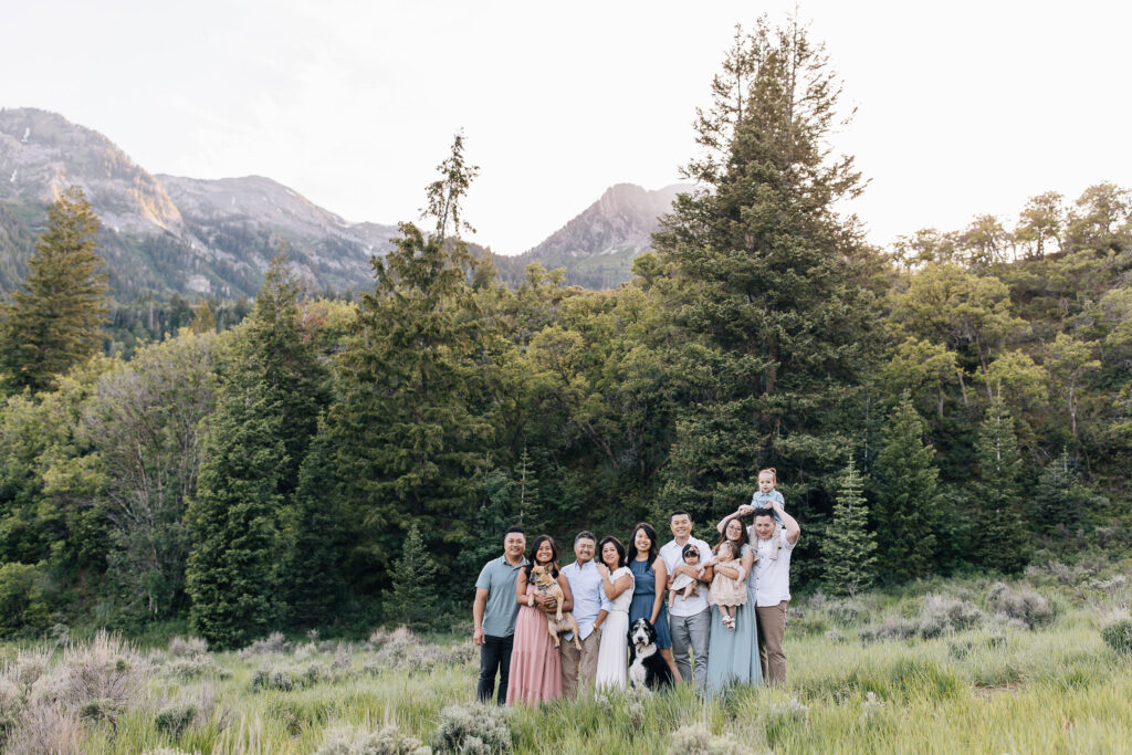 Kailee Matsumura Photography, a Tennessee based photographer, shares tips for how to choose outfit colors for stunning family pictures. 
#KaileeMatsumuraPhotography #MemphisFamilyPhotographer #TennesseFamilyPhotos #​​BartlettFamilyPhotographer #OutfitTips