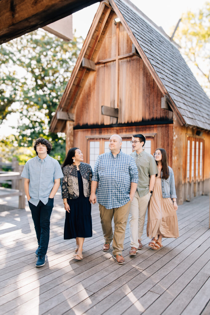 Family from Bartlett Tennessee is relaxed in front of the camera, having a photographer like Kailee Matsumura who knows how to make families at ease, will show in your photographs. Germantown olive branch photographer tip.  #familyphototips #familyphotophotographer #tennesseefamilyphotographer #kailee matsumura photography #familyportraits
