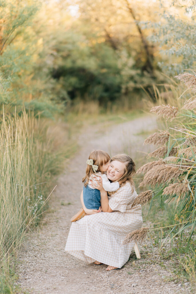 Make your next family session more meaningful by wearing clothes that mean something, whether they be heirlooms or were picked out together. Mommy daughter memory time Utah county SLC. #KaileeMatsumuraPhotography #Familyphotomemories #Meaningfulfamilyphotos #Utahfamilyphototgrapher 