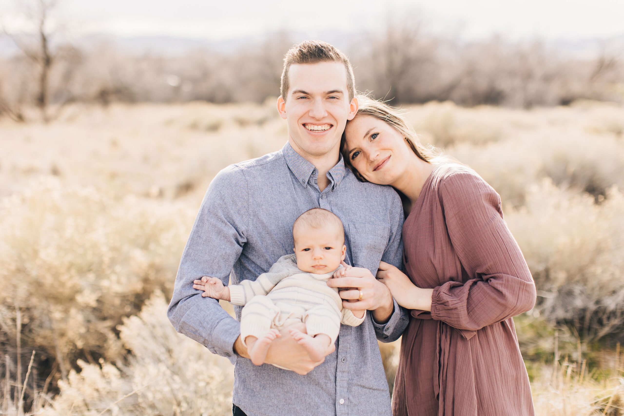 Kailee Matsumura, a Memphis-based family photographer, shares tips on how wearing clothes that match the season can elevate your family’s photo session.
Mississippi family photography Bartlett TN  photo clothing tips #pictureperfectfamily #kaileematsumura #photosessionpreptips #photoclothes #dressfortheseason
