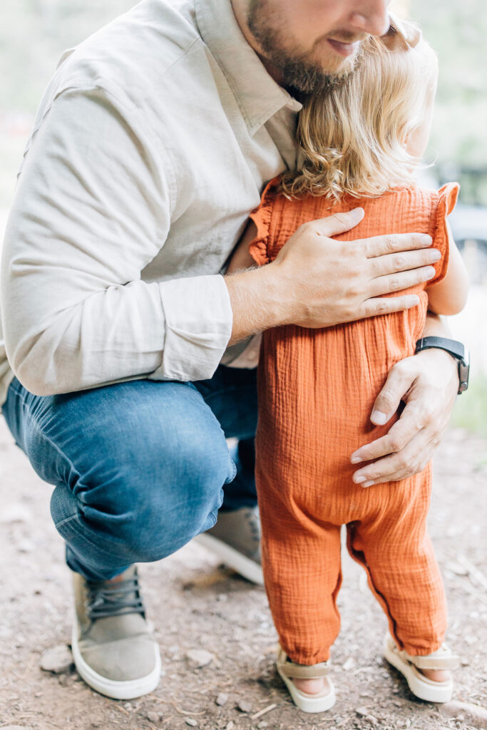 Kailee Matsumura, a Memphis-based family photographer, shares how to make a photo session fun so you can achieve those timeless photos. Mississippi family photography Bartlett TN photographing children tips #pictureperfectfamily #kaileematsumura #photosessionpreptips